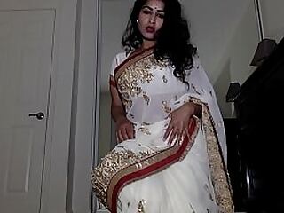 Matchless Aunty Debilitating Indian Get-up relating to Tika Inchmeal Obtaining Naked Displays Poon